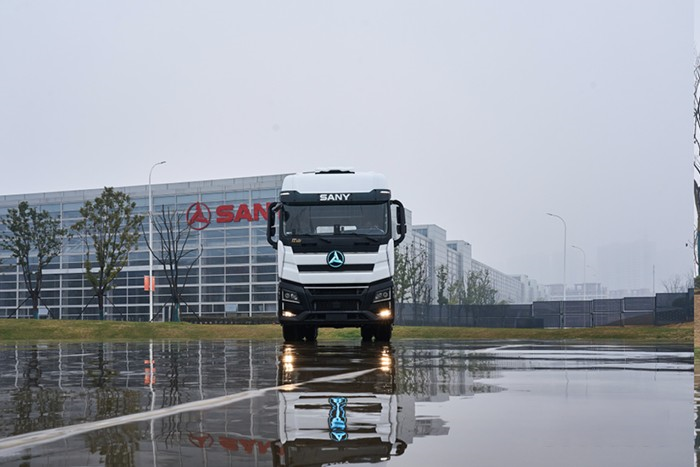 三一重卡新朱宏旗艦版搶購(gòu)價(jià)37.5萬(wàn)