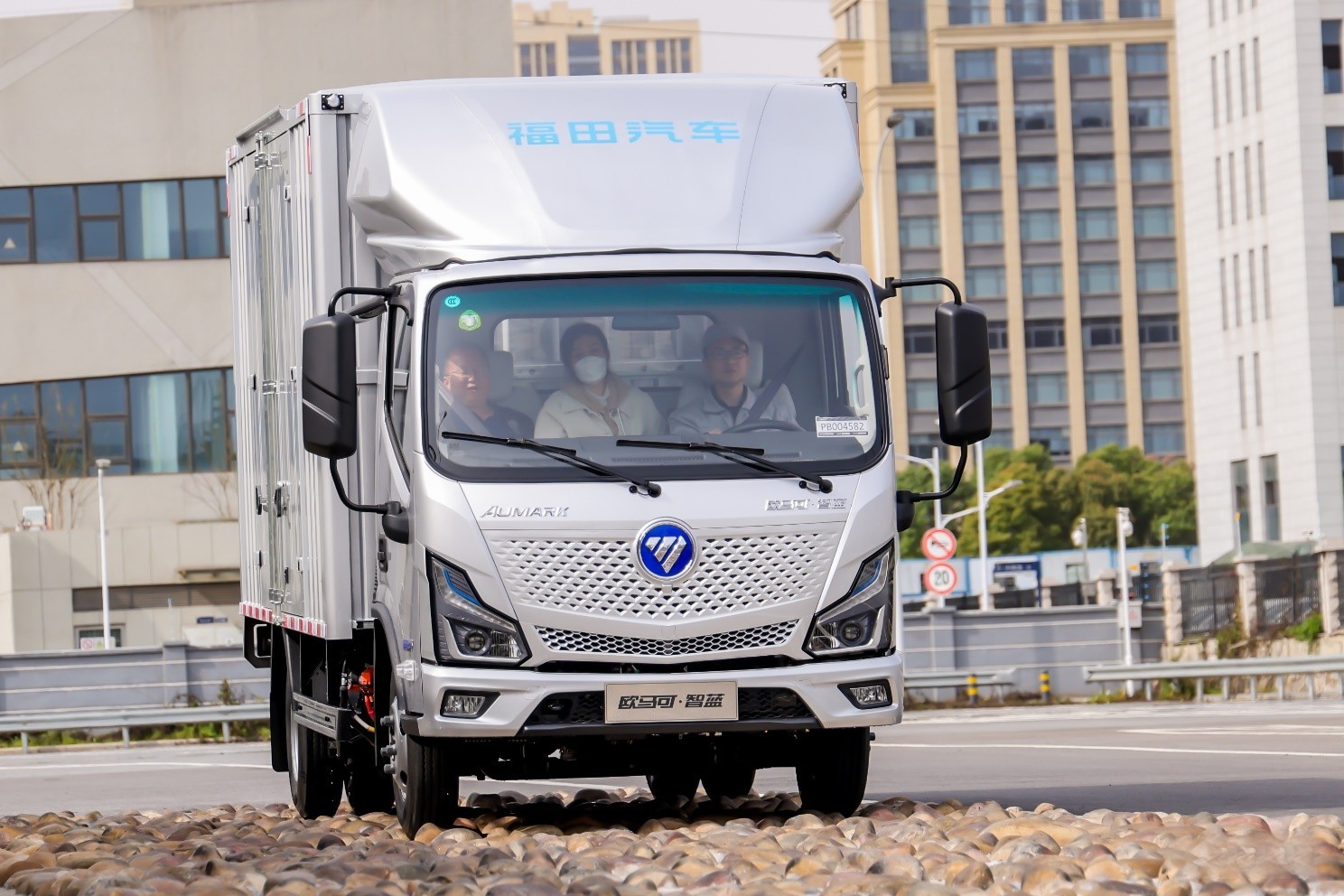 新能源輕卡戰火“燃”到混動領域！歐馬可為何能快人一步？