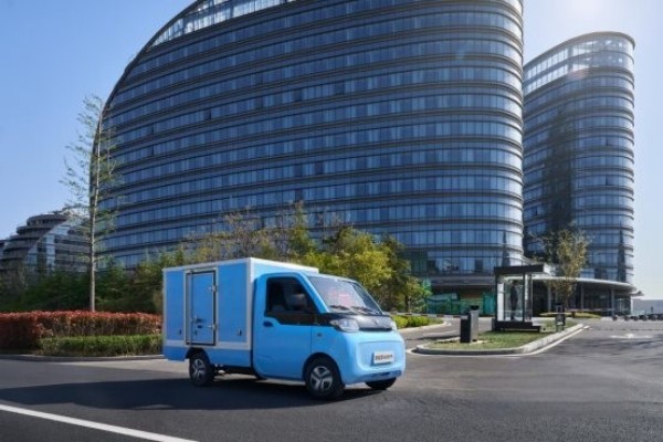 城市煥新顏！北汽雷馳新能源MINI卡打造城市風(fēng)景線