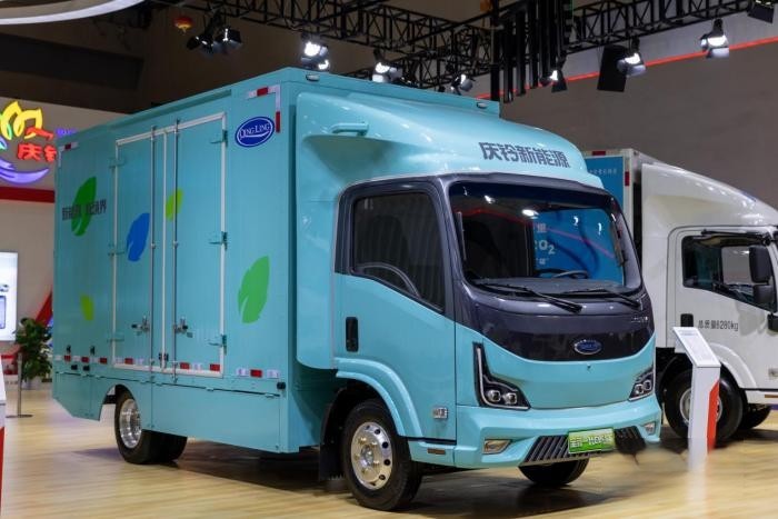 綠擎智享 鈴創(chuàng)未來！慶鈴五十鈴多款精品車型亮相第二十五屆重慶車展