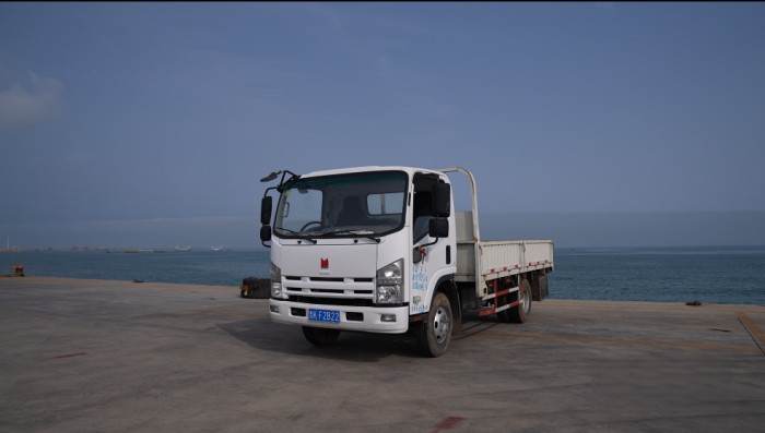 海岸線上的精靈 慶鈴為劉明明的工作添彩！