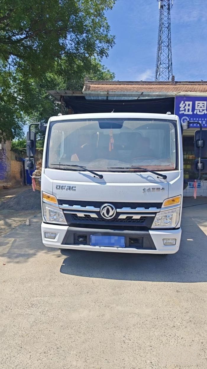 卡友兄弟說 家人作伴、朋友相隨，這樣的幸福與東風(fēng)多利卡超能有關(guān)