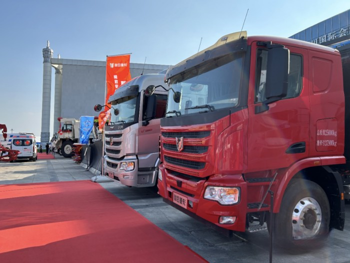 聯(lián)合重卡新能源牽引車亮相中蒙博覽會