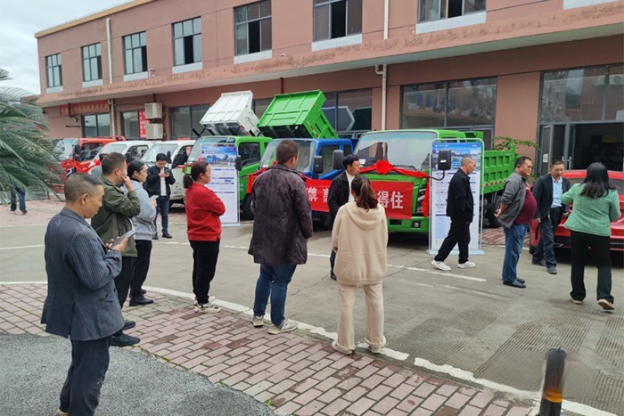 為擴(kuò)大品牌知名度，推廣飛碟汽車新產(chǎn)品，挖掘意向客戶促進(jìn)成交，飛碟汽車在遵義舉辦了飛碟奧馳T1/X2自卸產(chǎn)品推介會(huì)